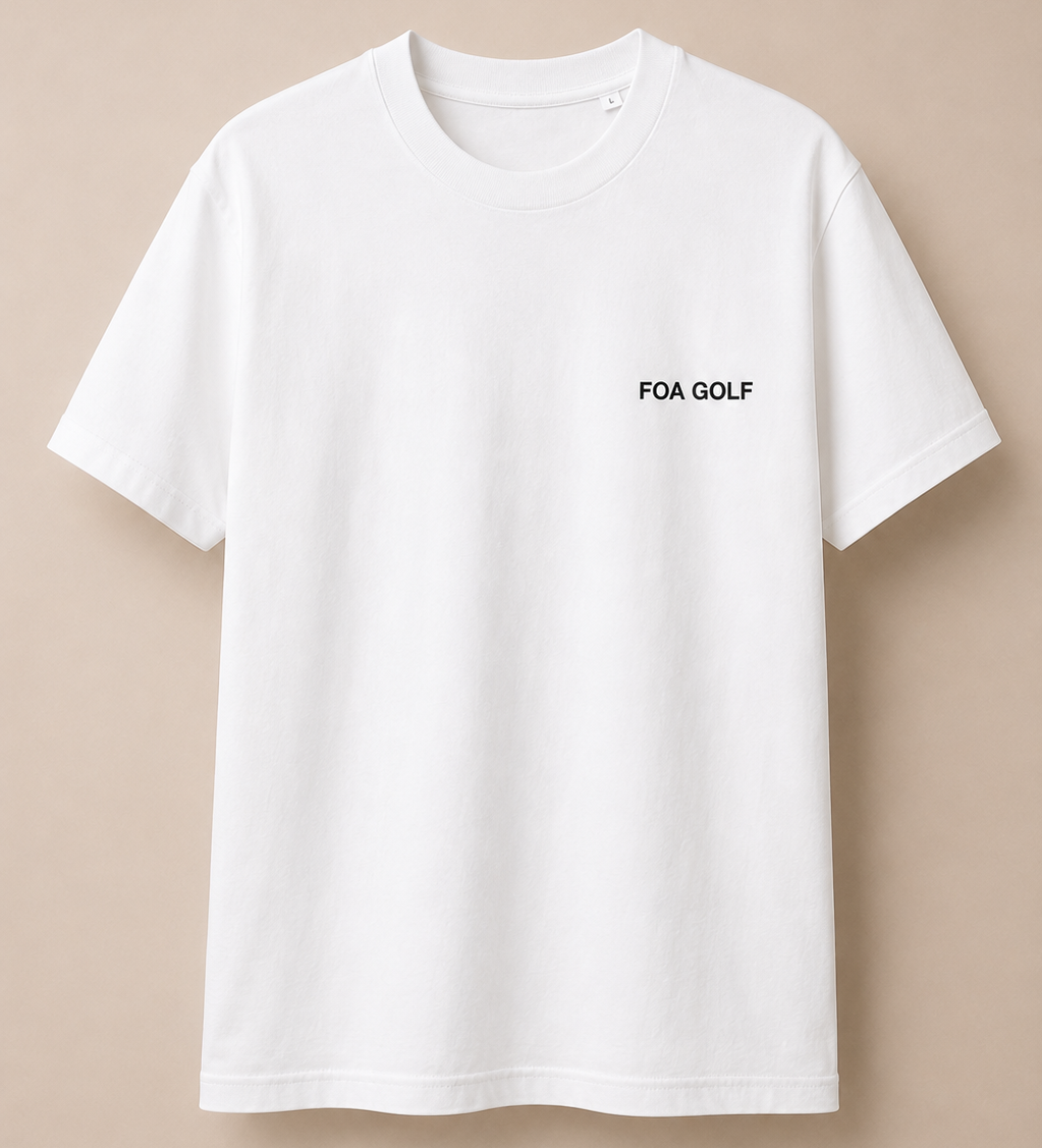 Vit golf T-shirt från FOA Golf sedd framifrån